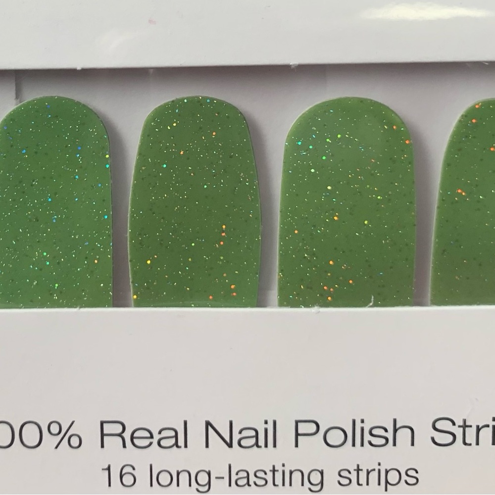 Thyme To Go: green glitter Color Street dry nail polish strips